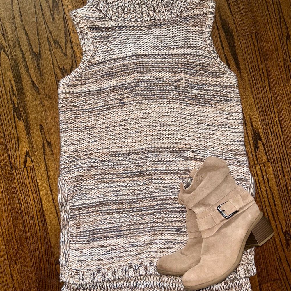 Sleeveless Knit Sweater